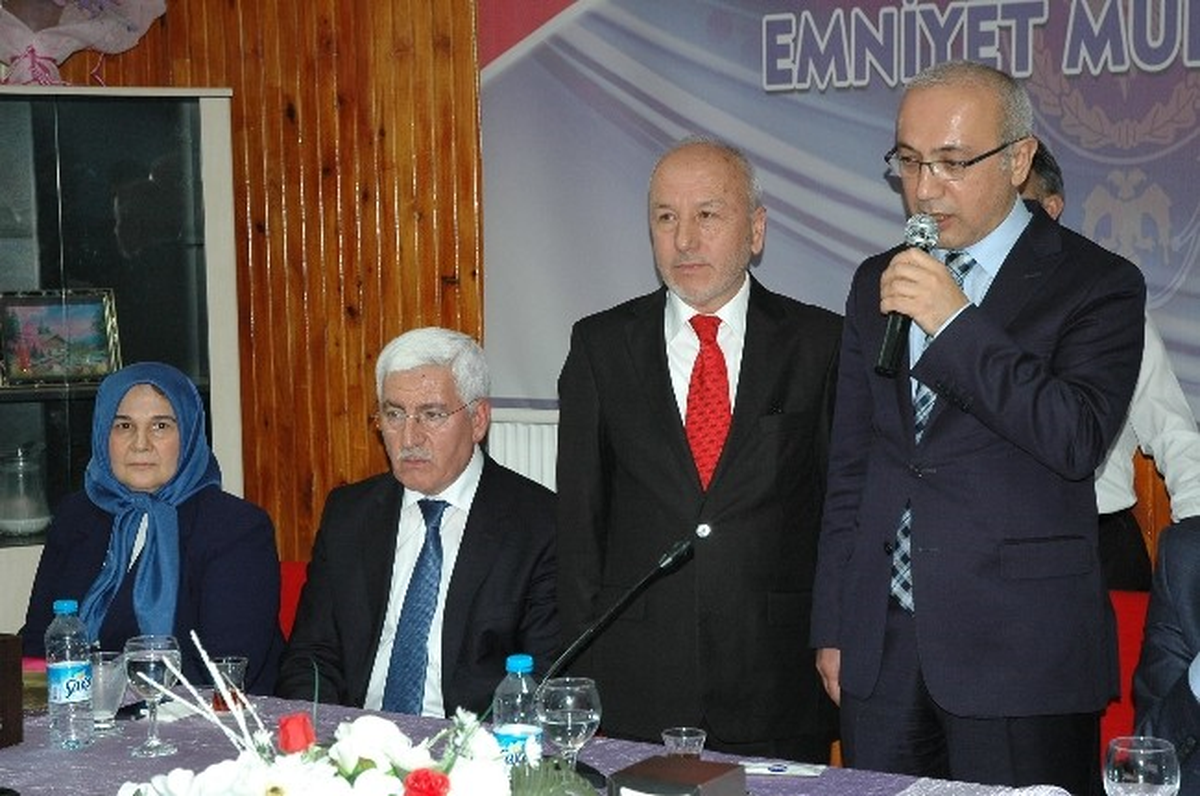 Karaman İl Genel Meclisinden Bakan Elvan\'a Plaket
