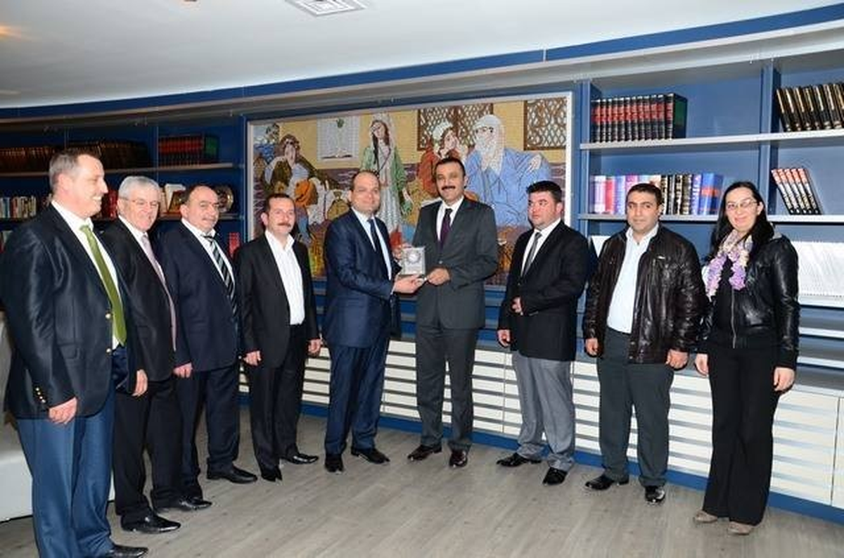 Lokantacılardan Başkan Bayram\'a Plaket