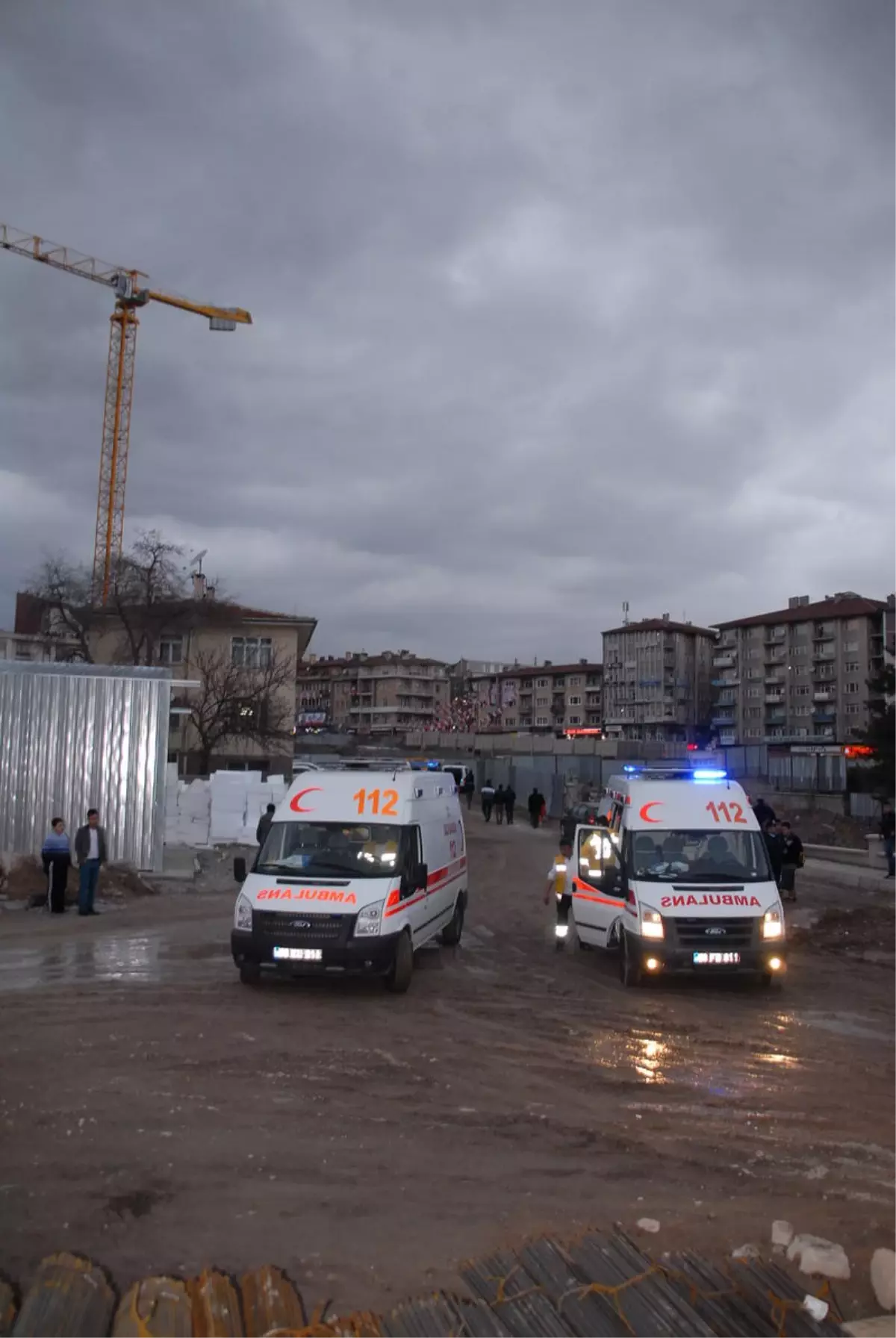 Belediye Binası İnşaatında Göçük: 3 Yaralı