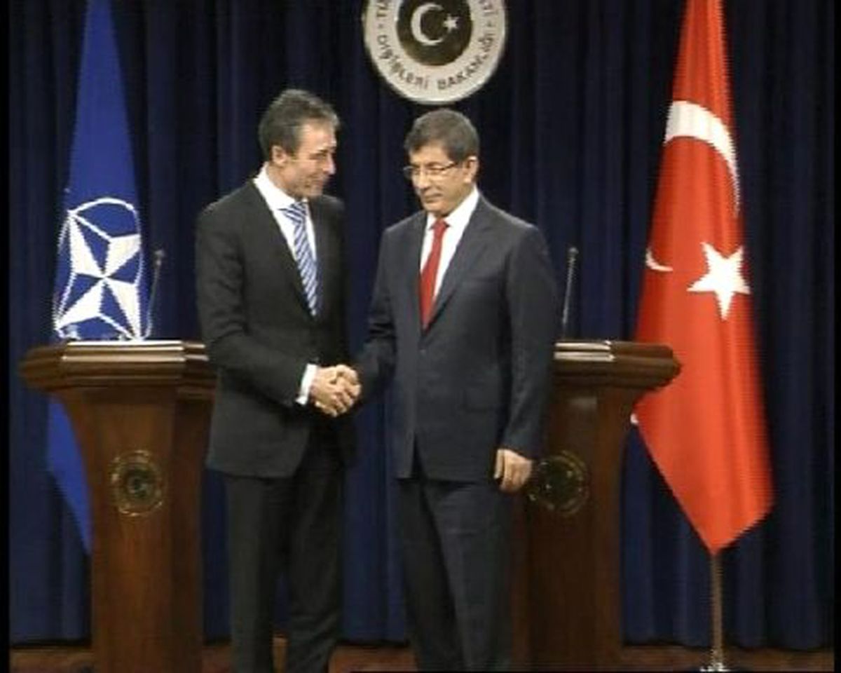 Davutoğlu-Meredov Ortak Basın Toplantısı