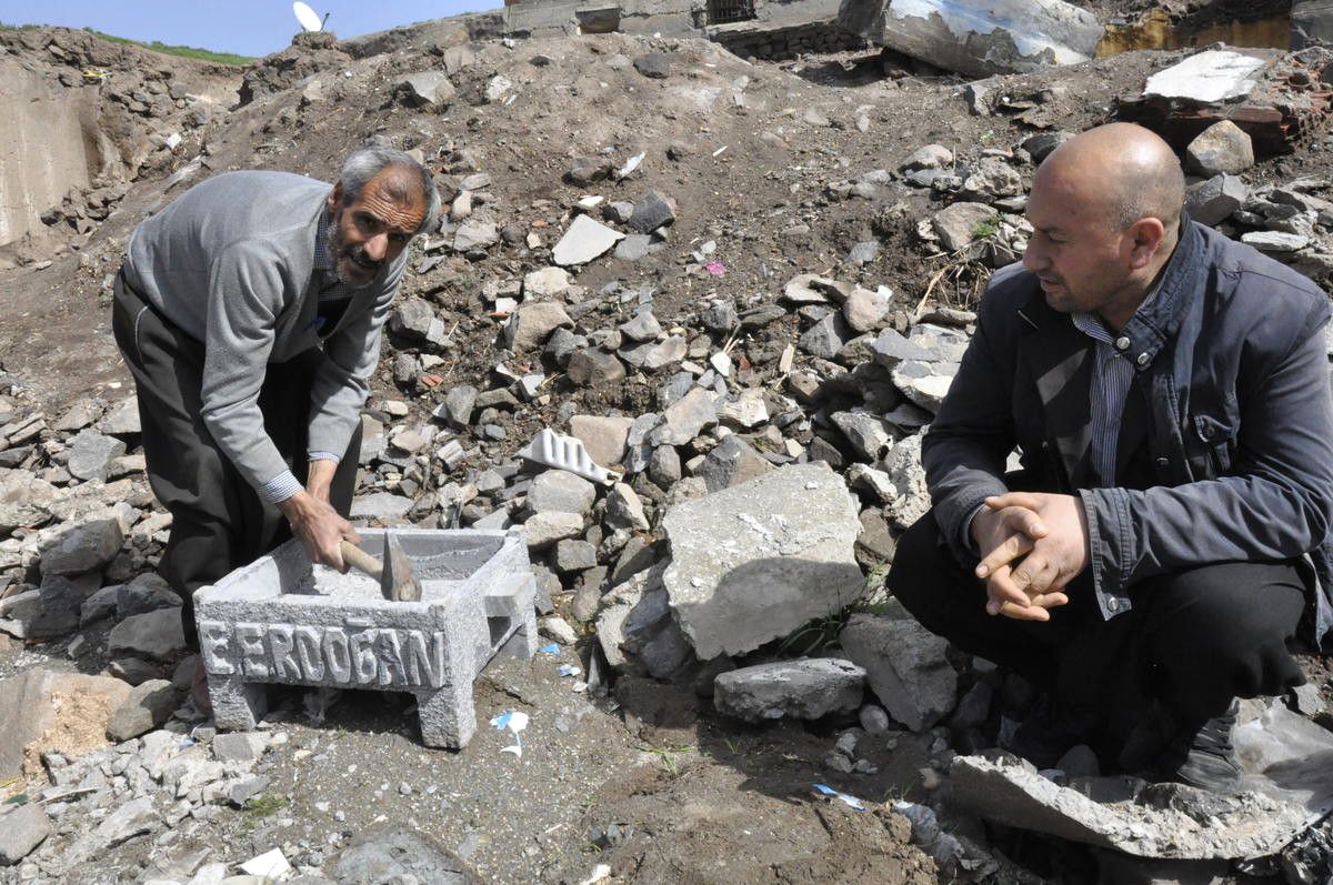 Siverekli Taş Ustasının "Emine Erdoğan" Sevgisi