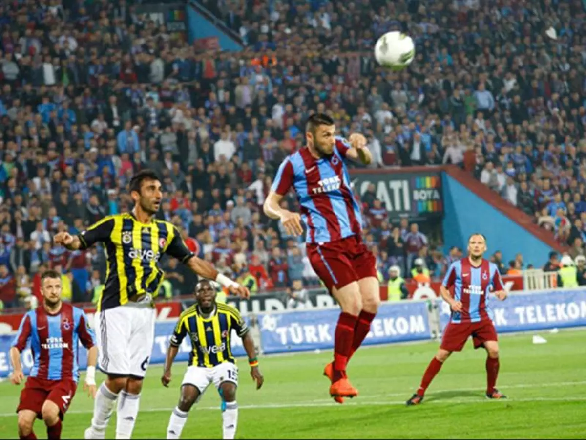 Trabzonspor\'un Fener\'e Taktığı Çelmeler