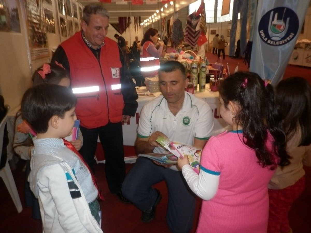 Urla Kızılay Şubesi Dünya Kadınlar Gününü Kutladı