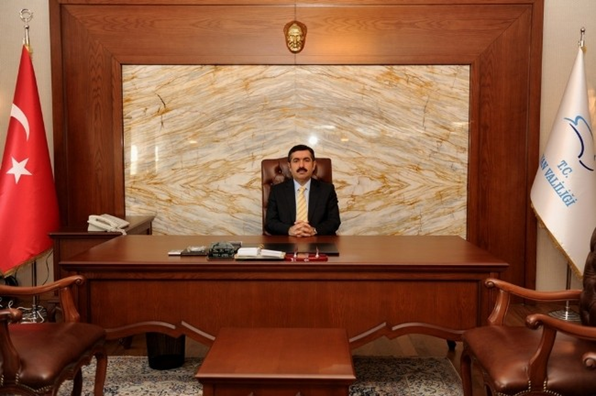 Van Valisi Doğan\'dan 8 Mart Dünya Kadınlar Günü Mesajı
