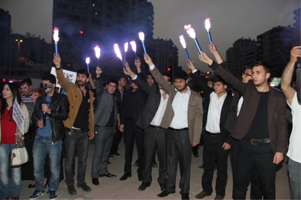 Adana\'da Kırım İçin Meşaleli Eylem Düzenlendi