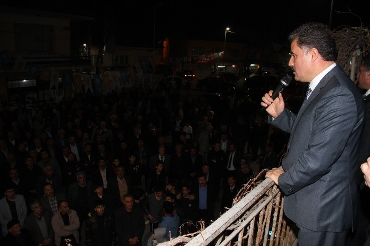 Ak Parti, Göztepe\'de Mahalle Toplantısı Düzenledi