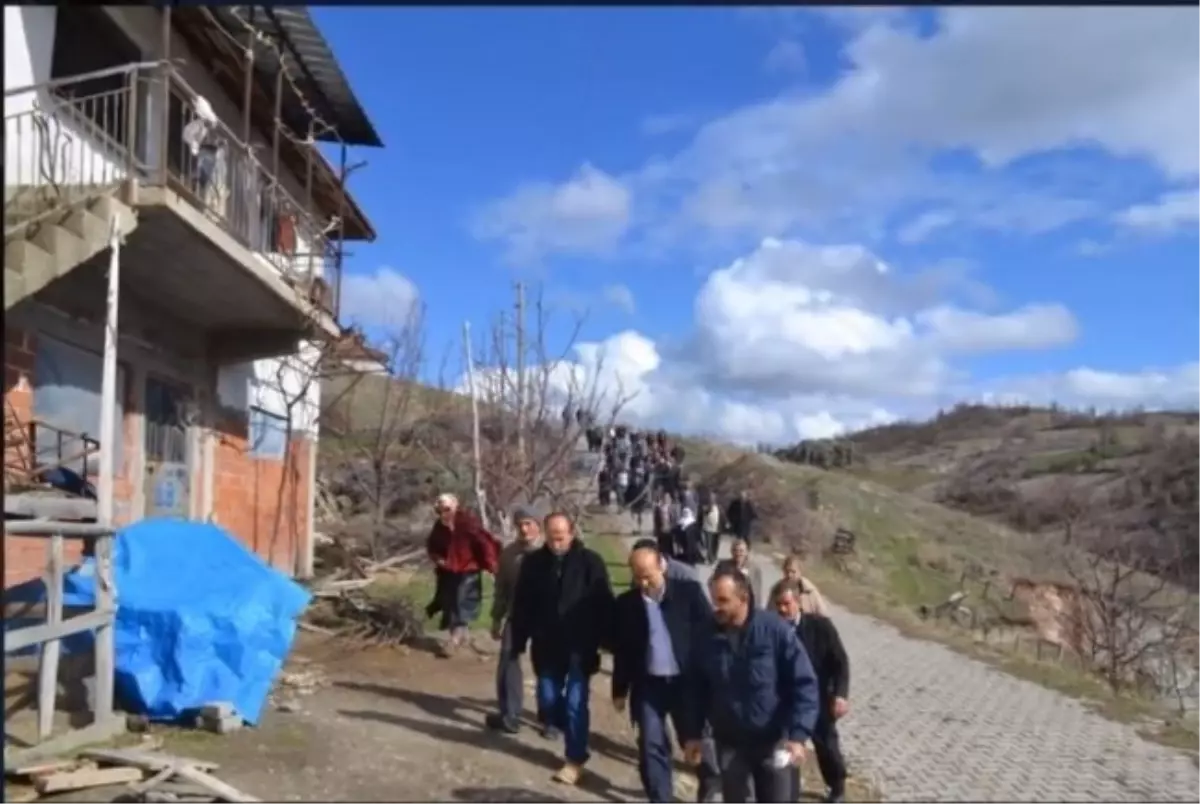 AK Parti Selendi Belediye Başkan Adayı Muhammet Akcan Kendi Köyünde Başkan Gibi Karşılandı