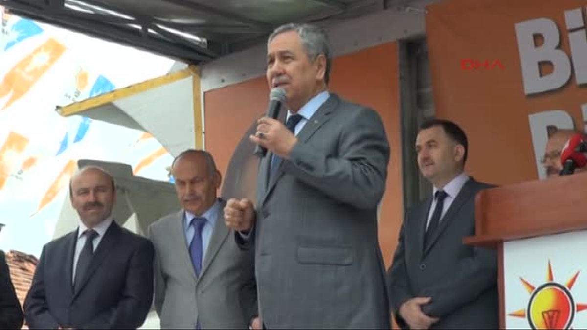 Arınç: Fotomontajlarla Bizi Farklı Göstermeye Çalışıyorlar