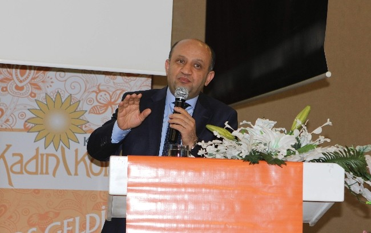 Bakan Fikri Işık, 8 Mart Dünya Kadınlar Günü\'nü Kutladı