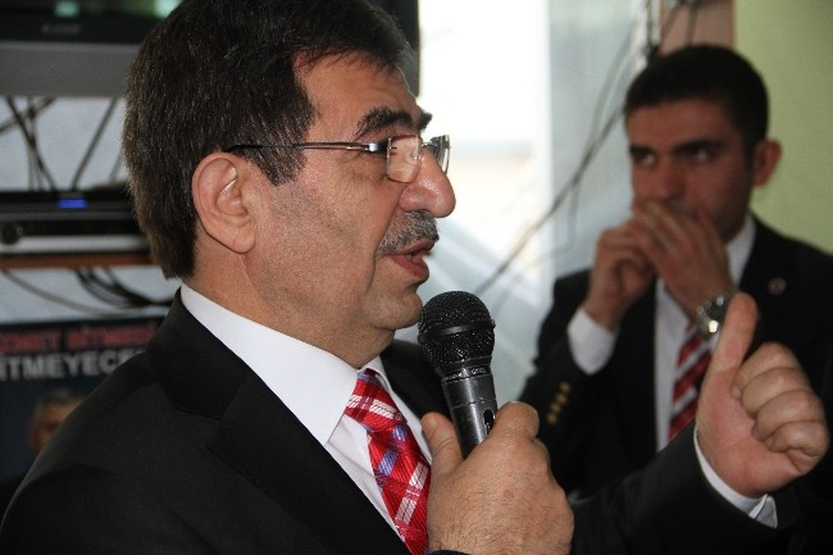 Bakan Güllüce: "Benim Milletim 1 Ton Kömüre Oyunu Satmaz"