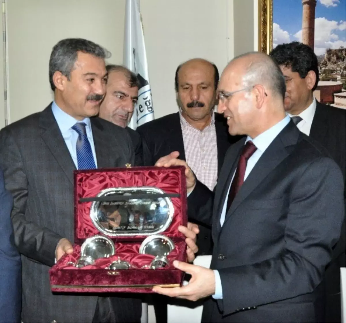 Bakan Şimşek, Batmanlılar Derneği\'ni Ziyaret Etti