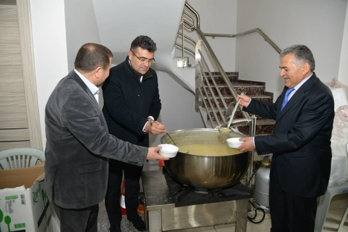 Başkan Büyükkılıç, Gençlik Kolları, "Sabah Çorbası" Etkinliğine Katıldı