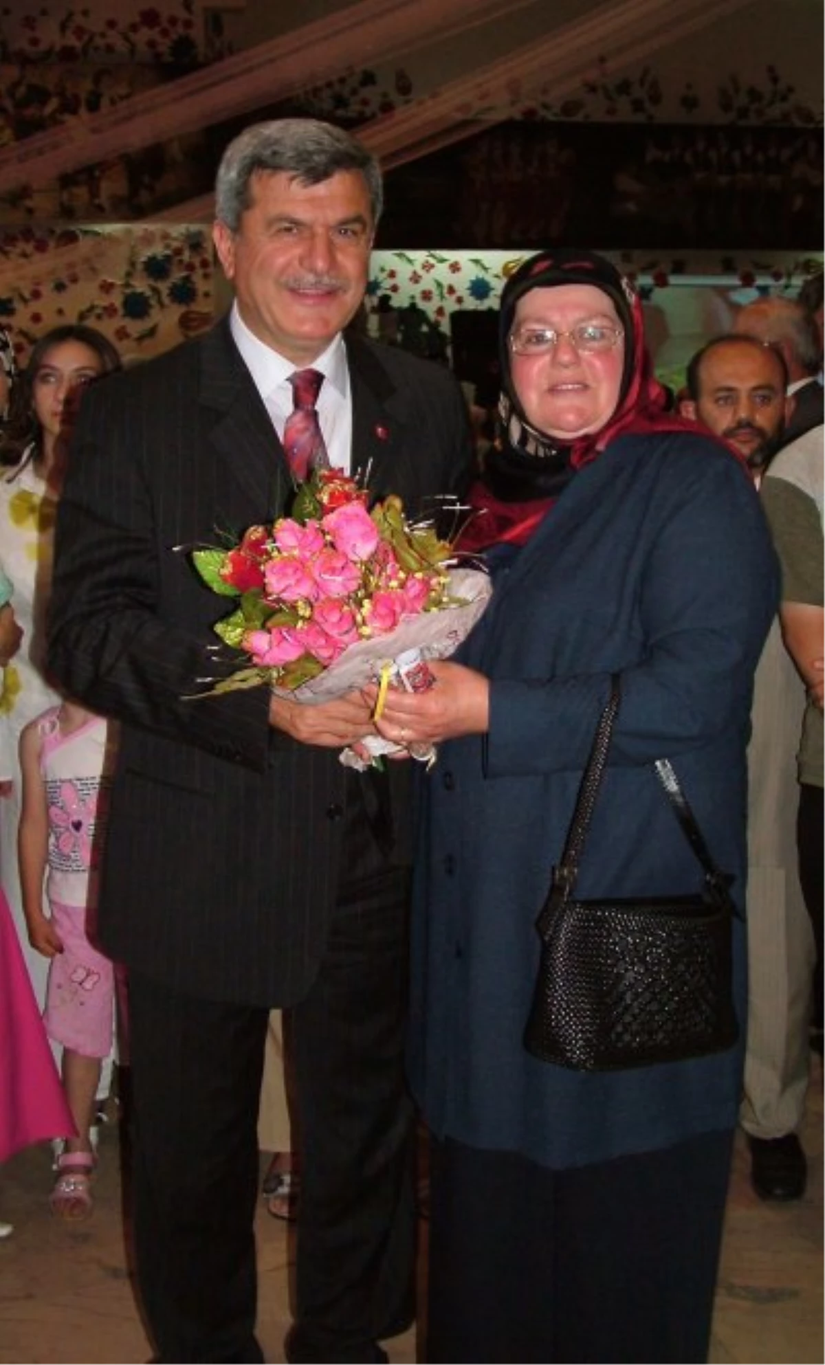 Başkan Karaosmanoğlu Kadınlar Gününü Kutladı