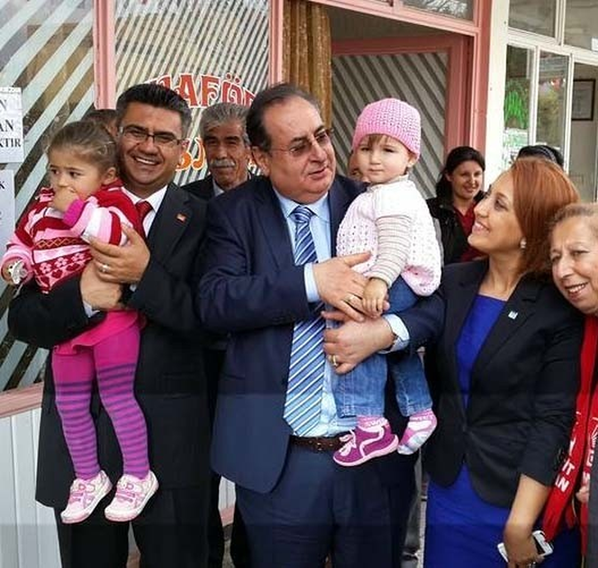 Başkan Özcan Seçim Gezilerini Sürdürüyor