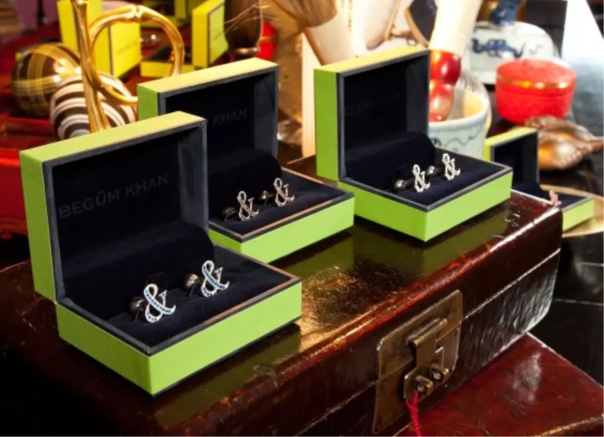 Begüm Khan\'dan Assouline\'e Özel Kol Düğmesi Koleksiyonu