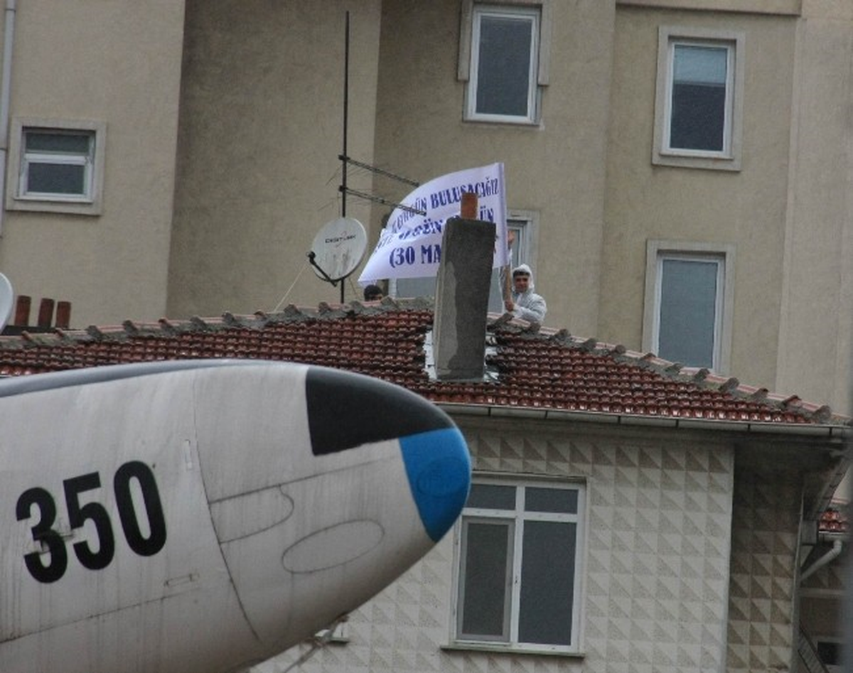 Çatıya Çıkan Gençleri Başbakan Uyardı