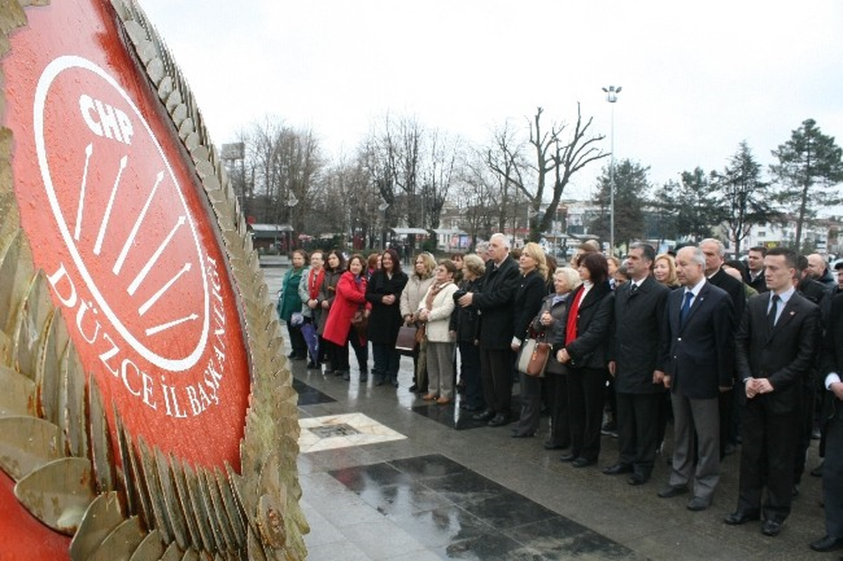 CHP\'den 8 Mart Dünya Kadınlar Günü Kutlaması