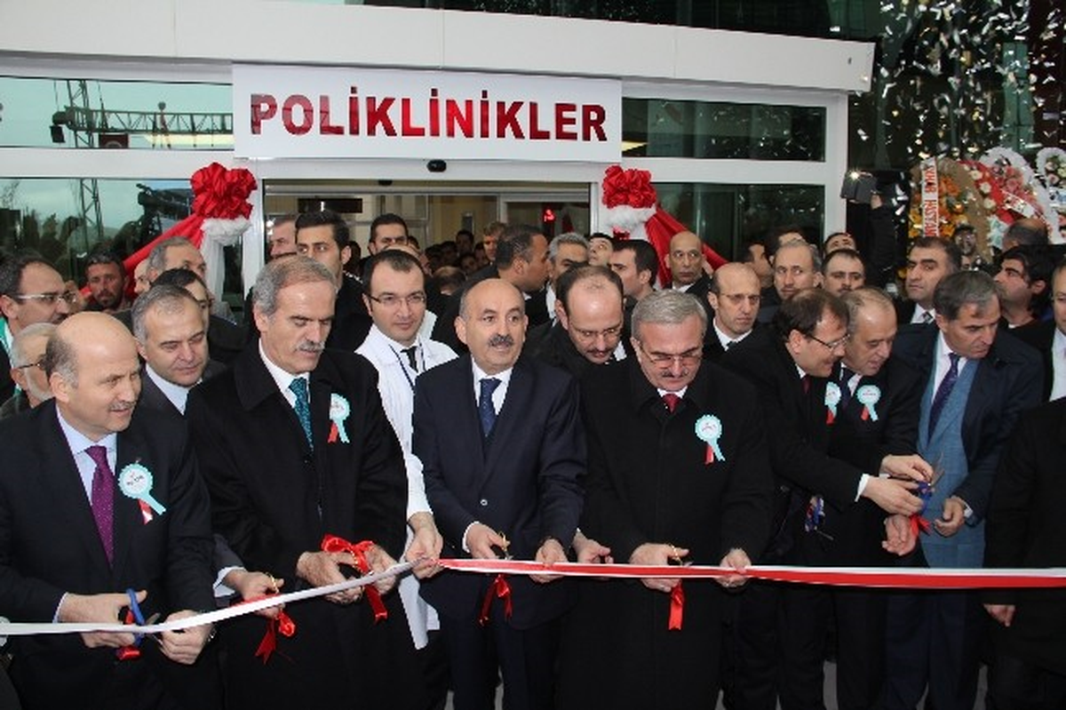 Deniz ve Dağ Manzaralı Lüks Otel Gibi Hastaneyi Müezzinoğlu Açtı