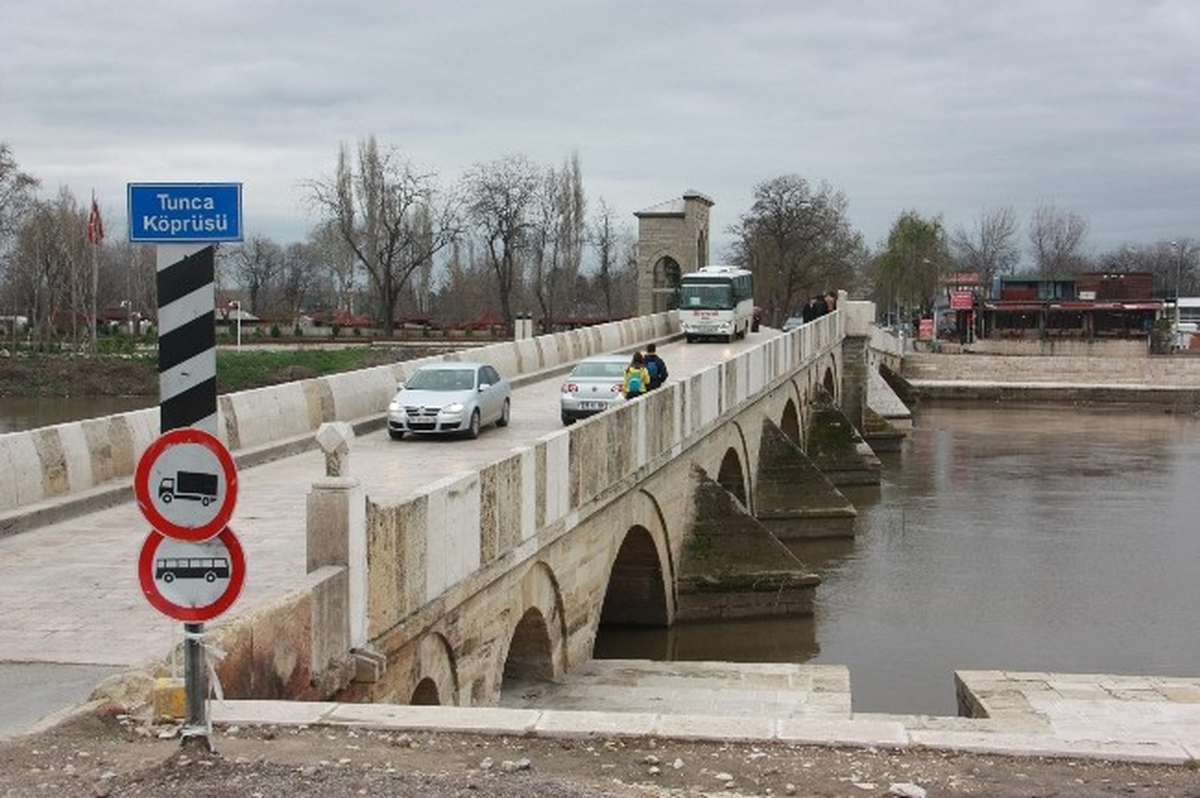 Edirne\'de Yağışlar Nehir Seviyelerini 4 Kat Artırdı