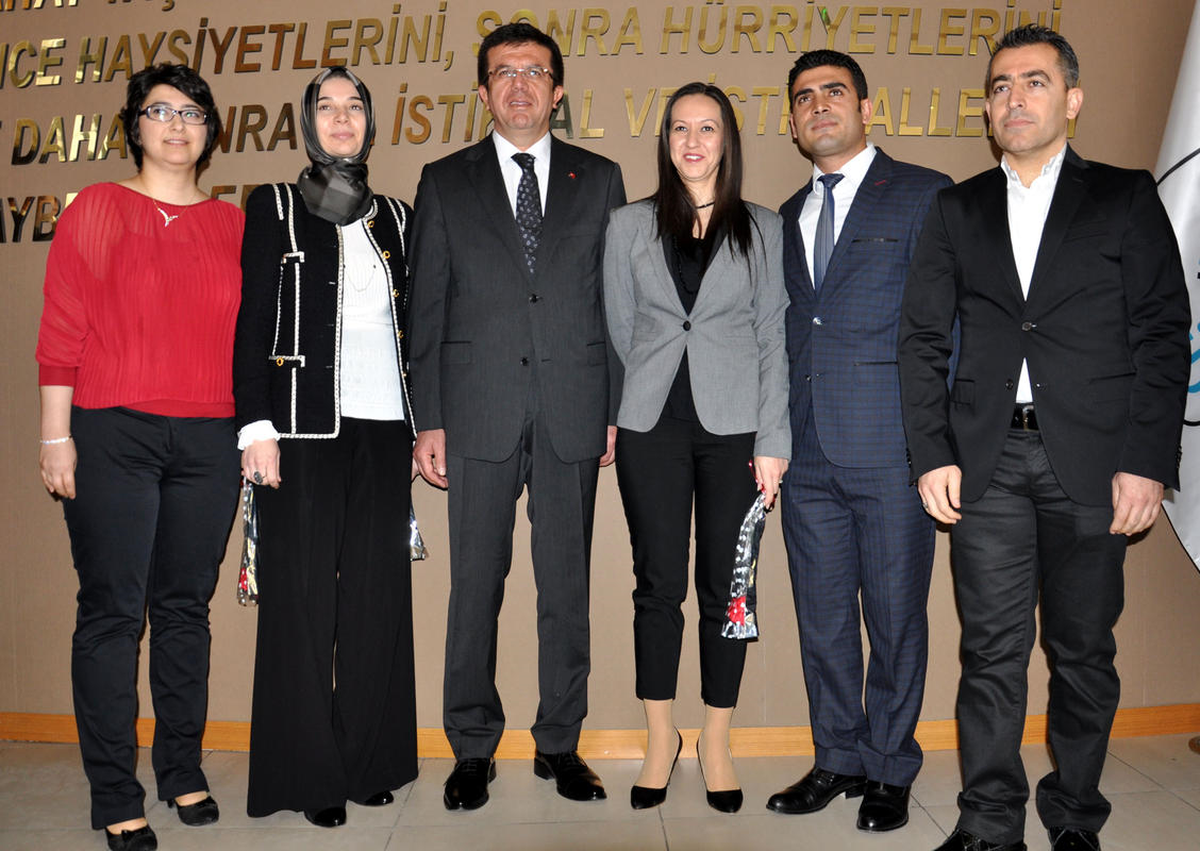 Bakan Zeybekçi\'den İlginç Kadınlar Günü Mesajı
