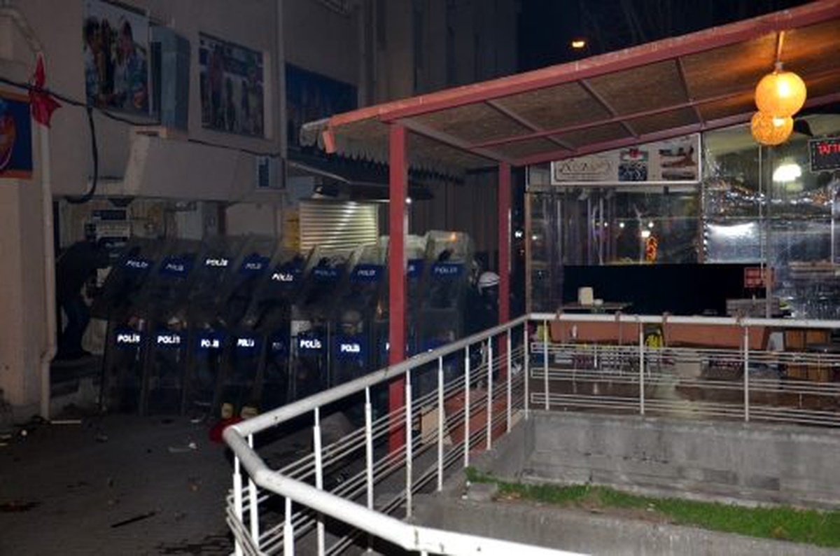Eskişehir\'deki izinsiz yürüyüş - Üniversite Caddesi\'ndeki protestolar