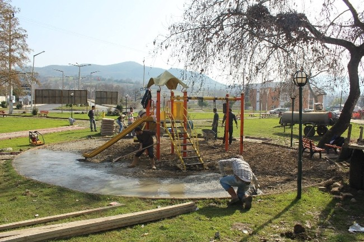 Geçlik Parkında Çalışmalar Sürüyor