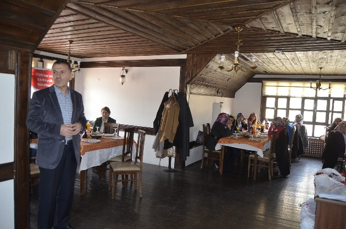 Gümüşhane Eğitim-Bir-Sen Kadınlar Gününü Kutladı
