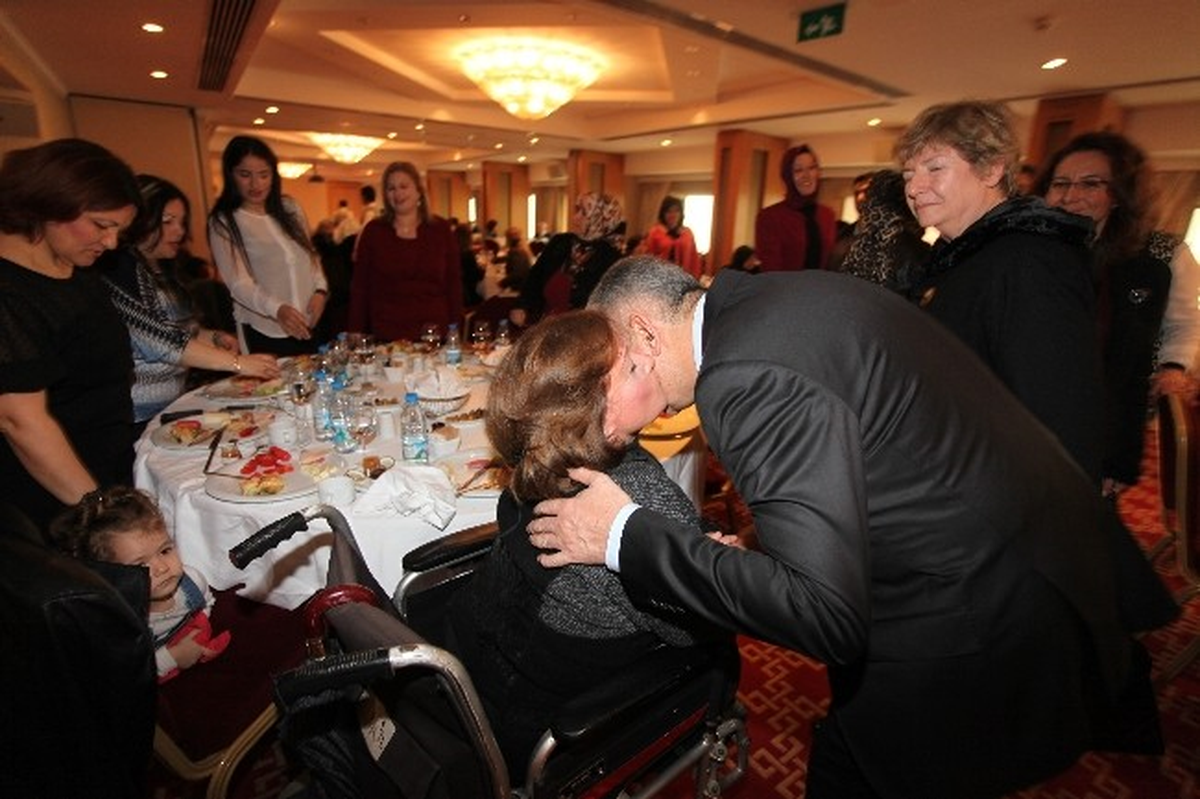 Kadın Adaylara \'Yıldırım\' Mesajlar