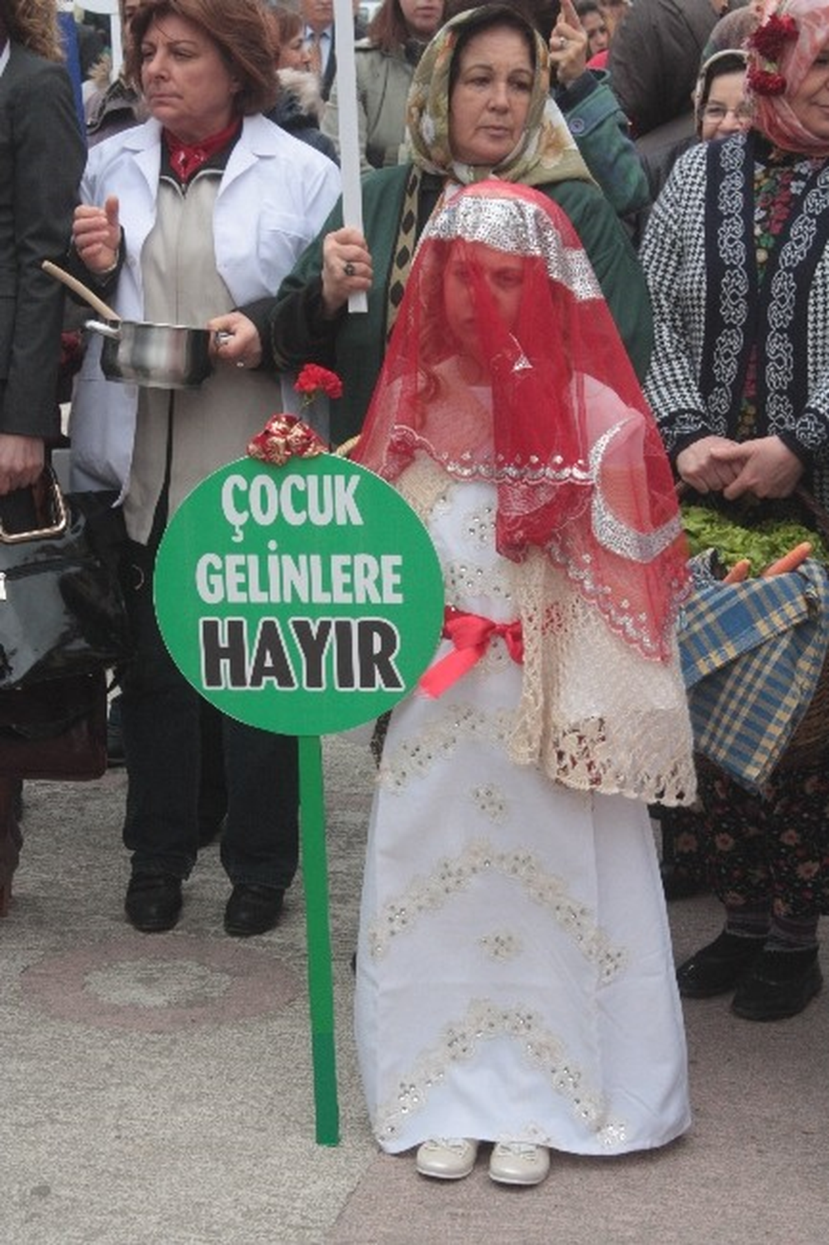 Kadına Şiddete \'Dur\' Demek İçin Yürüdüler