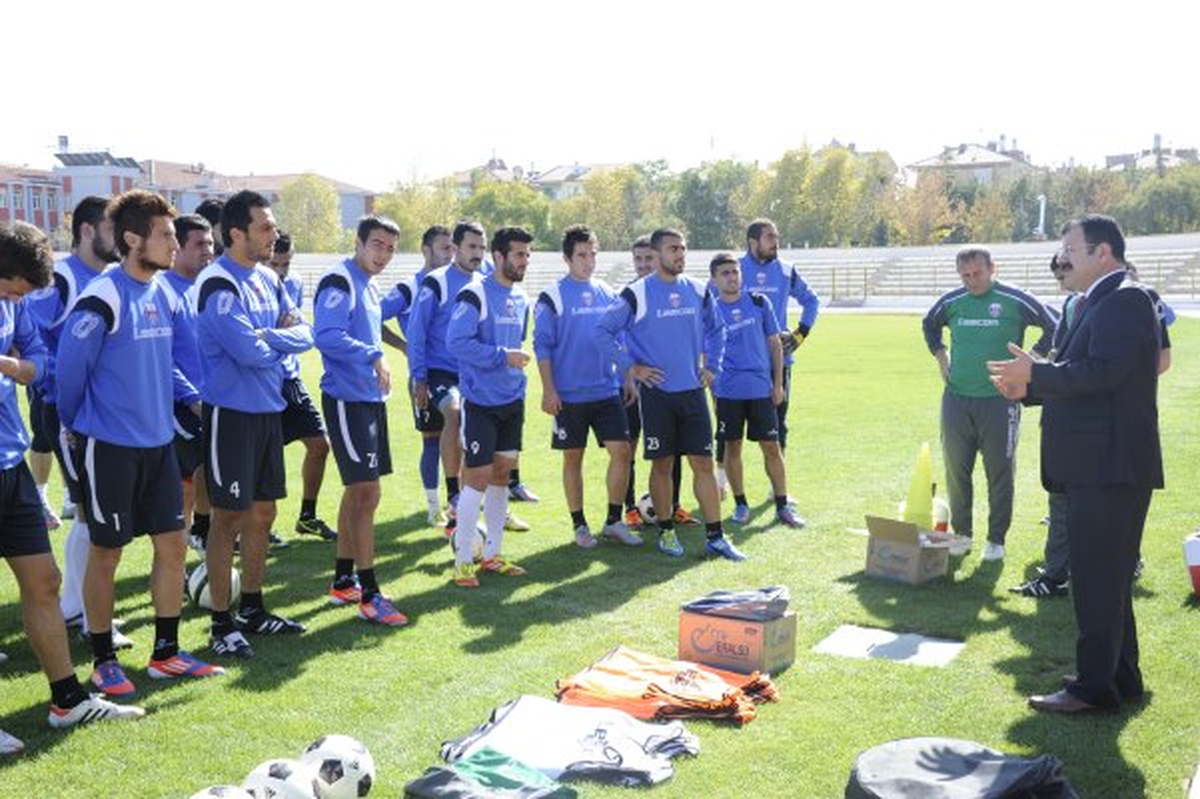 Karaman Belediye Spor 3 Puan Peşinde