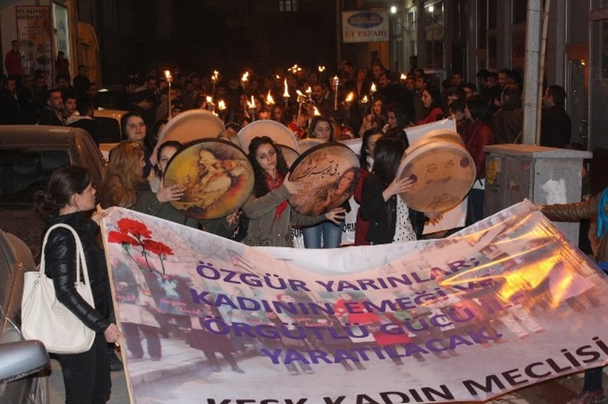 Kesk Kadın Meclisi\'nden Meşaleli 8 Mart Kutlaması