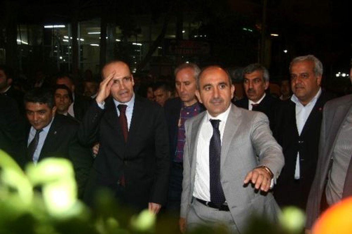 Bakan Şimşek\'e Kilis\'te Coşkulu Karşılama