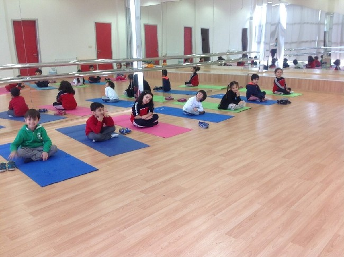 Minik Öğrencilere Yoga\'lı Terapi