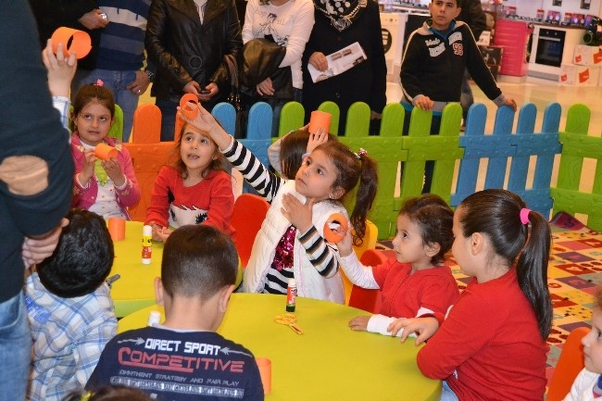 Minik Ziyaretçiler Pamuk Prenses ile Gönüllerince Eğlendiler