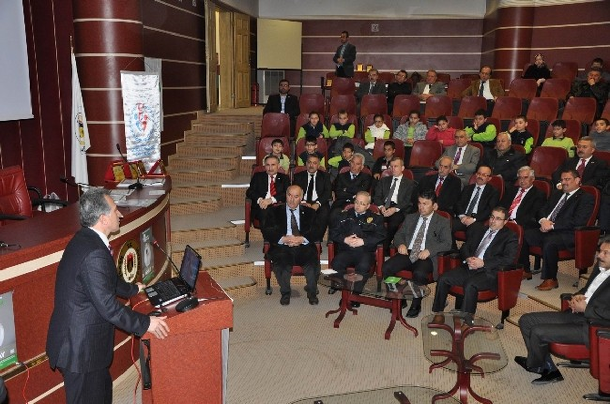 Nevşehir\'de Yeşilay Haftası Programı Düzenlendi