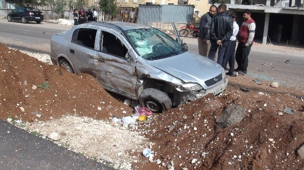 Şanlıurfa\'da Otomobiller Çarpıştı: 4 Yaralı