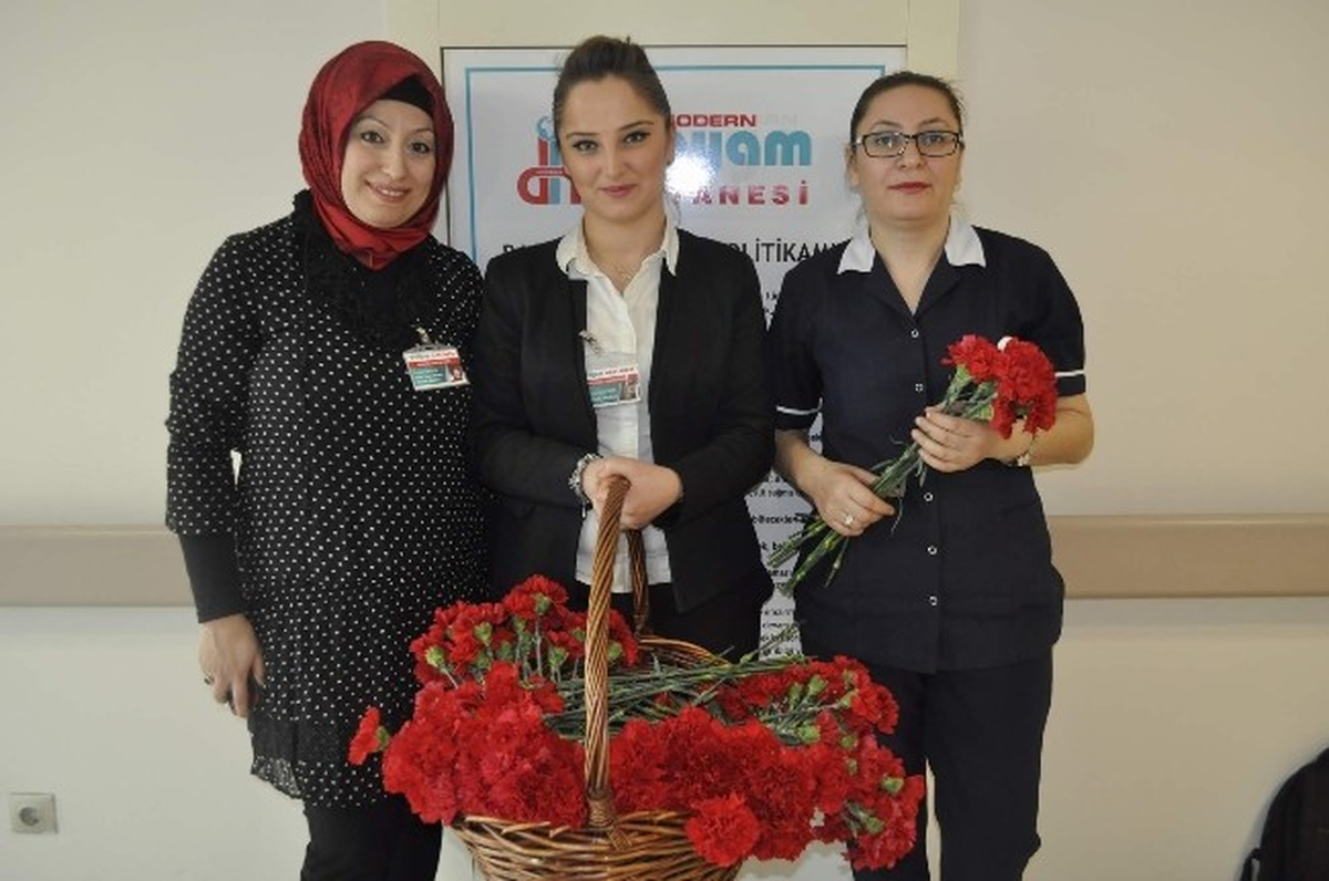 Özel Dünyam Hastanesi 8 Mart Dünya Kadınlar Gününü Kutladı
