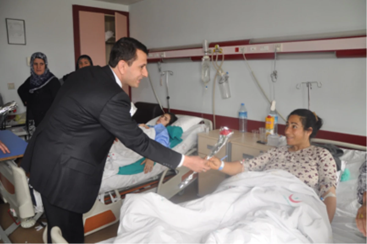 Parlak, Hastanedeki Kadınları Ziyaret Etti