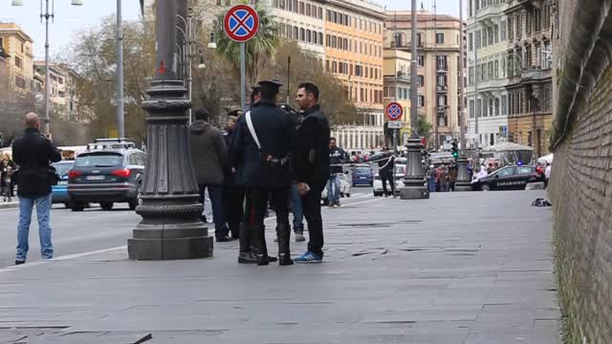 Roma\'da bomba alarmı -