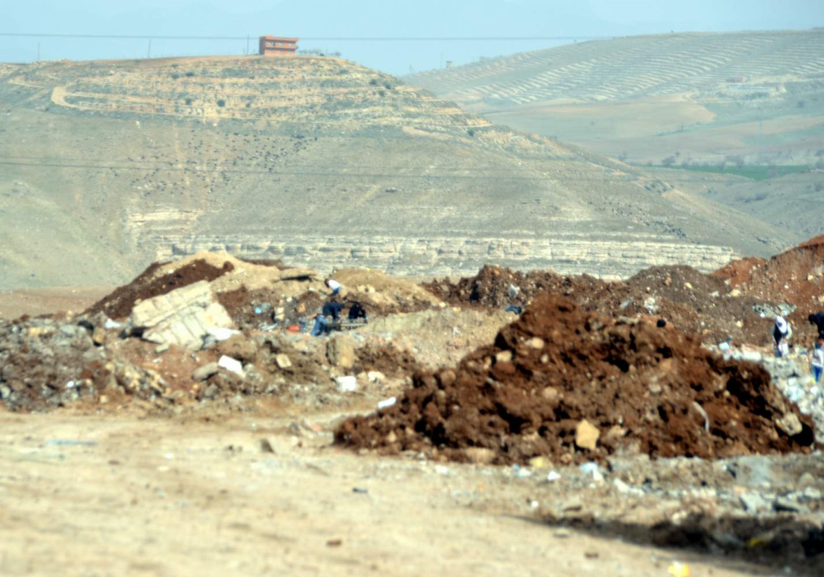 Siirt\'te Mahalle Sakinlerinden Moloz Tepkisi