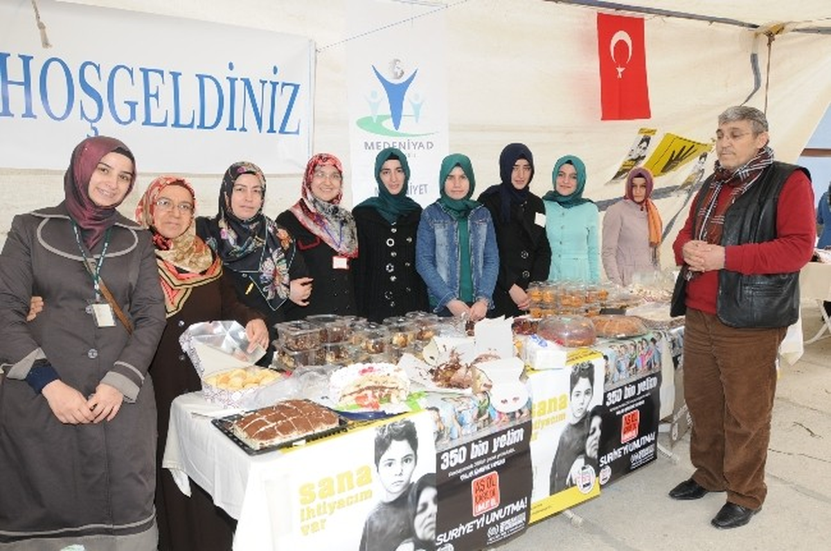 Denizli\'de Suriyeli Çocuklar İçin Kermes