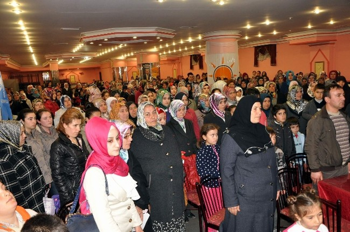 Suşehri\'nde 8 Mart Dünya Kadınlar Günü Kutlandı