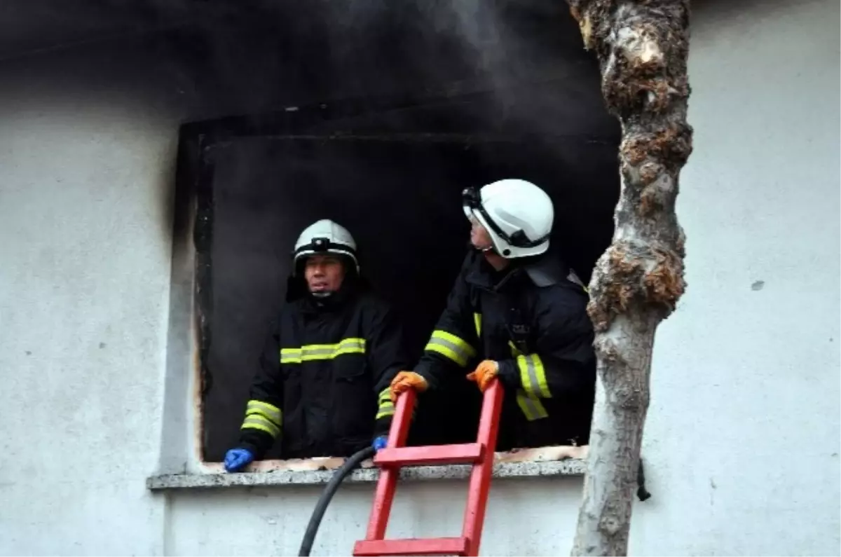 Eskişehir\'de Televizyon Patladı, Ortalık Savaş Alanına Döndü