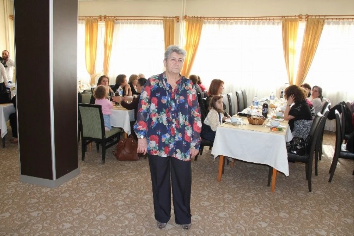 Türkiye Yardım Sevenler Deneği\'nden 8 Mart Dünya Kadınlar Günü Etkinliği
