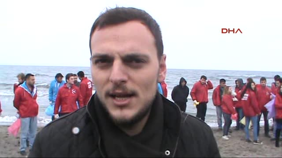 Üniversite Öğrencileri Sahil Temizliği Yaptı