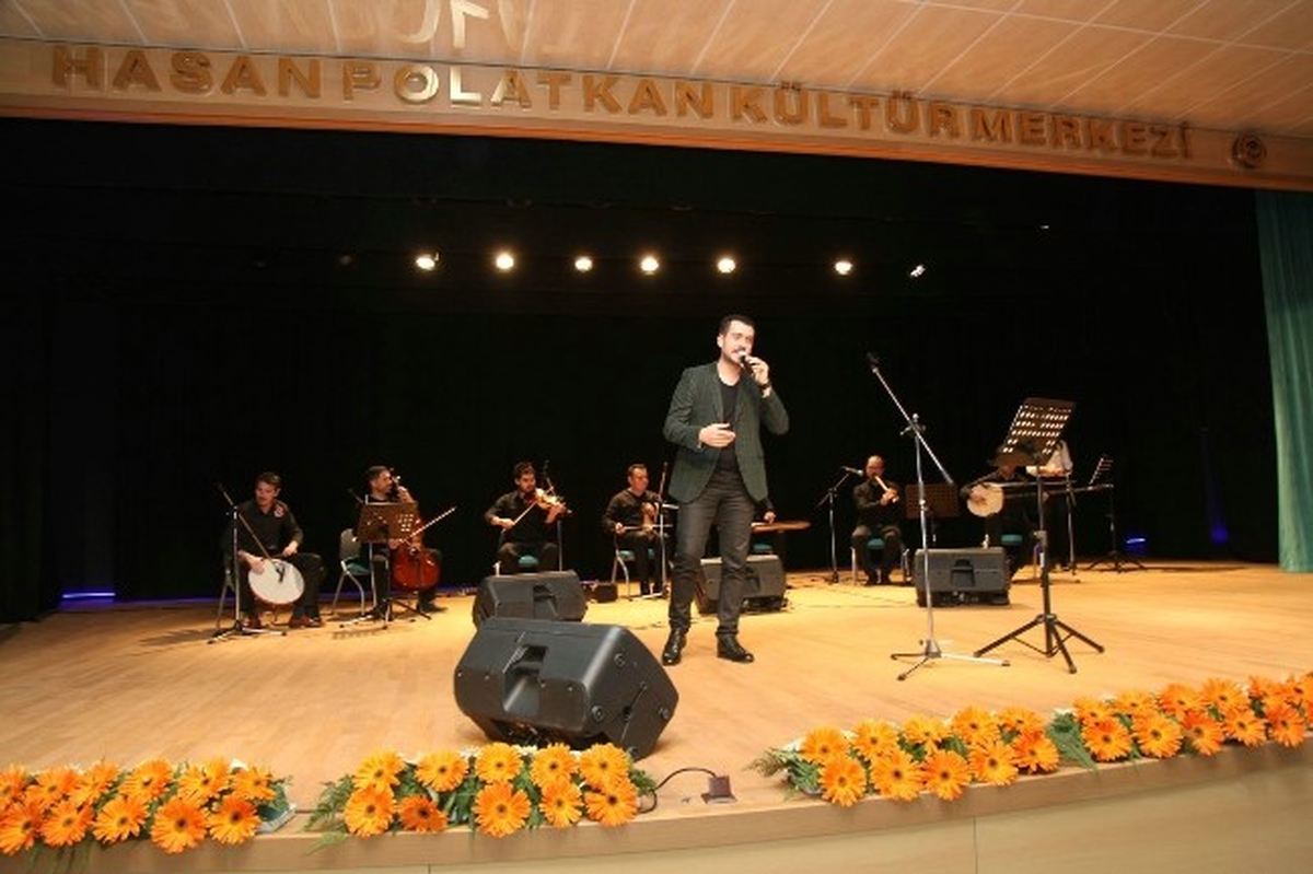 Abdullah Cizliz\'den \'Kadınlar Gününde\' Unutulmaz Konser