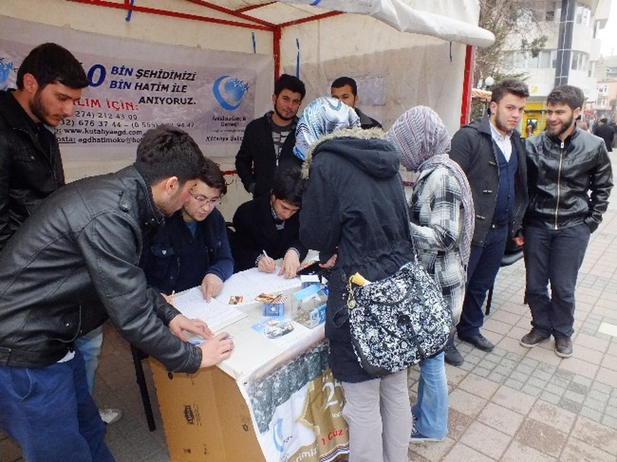 Anadolu Gençlik Derneği\'nden \'Her Şehide Bir Hatim\'