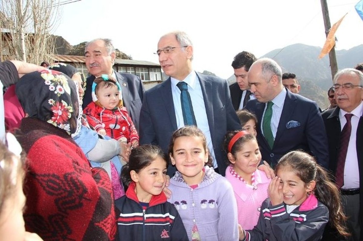 İç İşleri Bakanı Efkan Ala, Baba Evinde