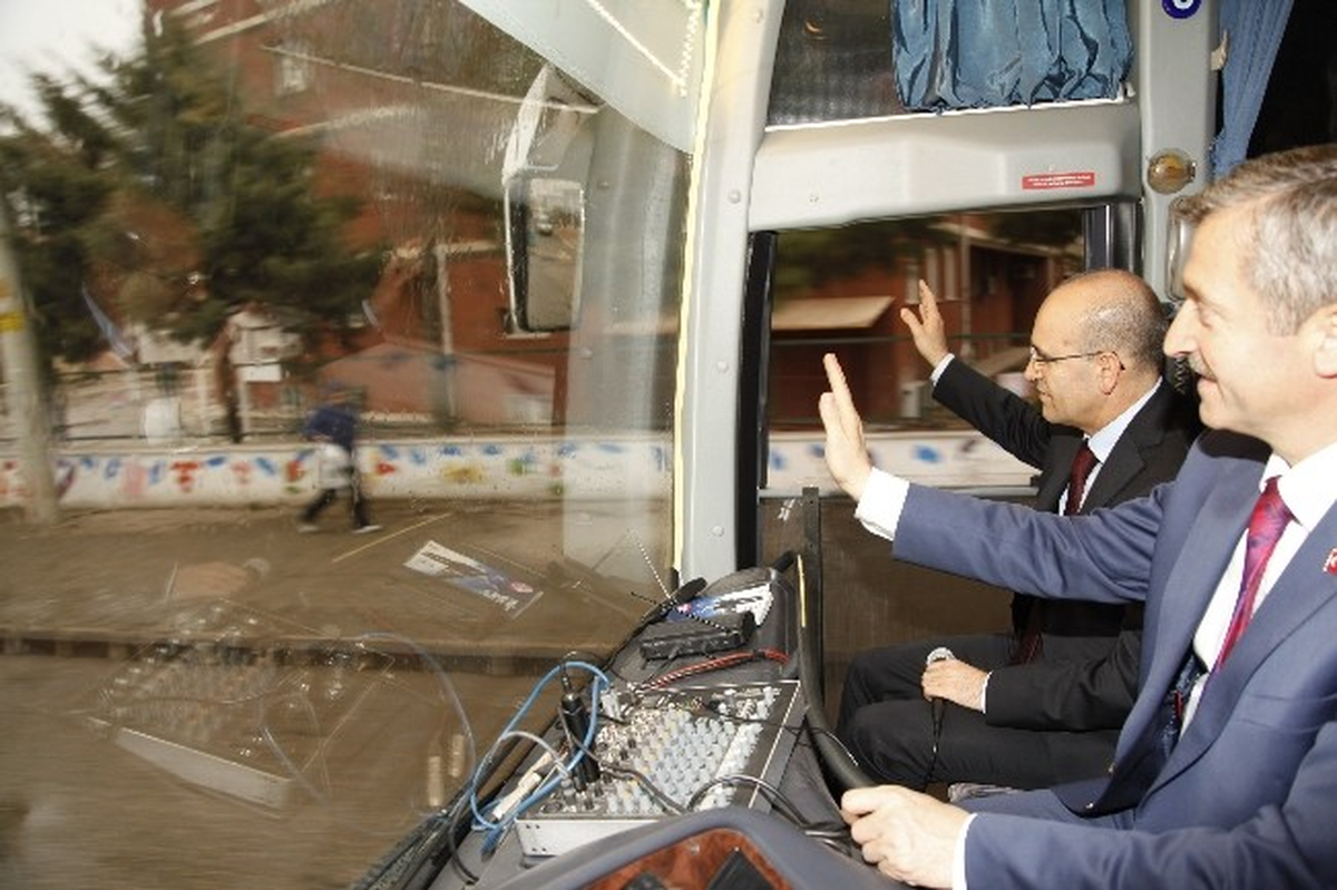 Bakan Şimşek, "Başkan Tahmazoğlu Türkiye\'nin En Başarılı Belediye Başkanlarından Biri"