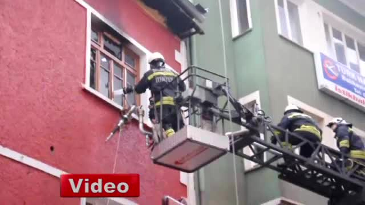 Balıkesir\'de Kafeterya Yangını Korkuttu